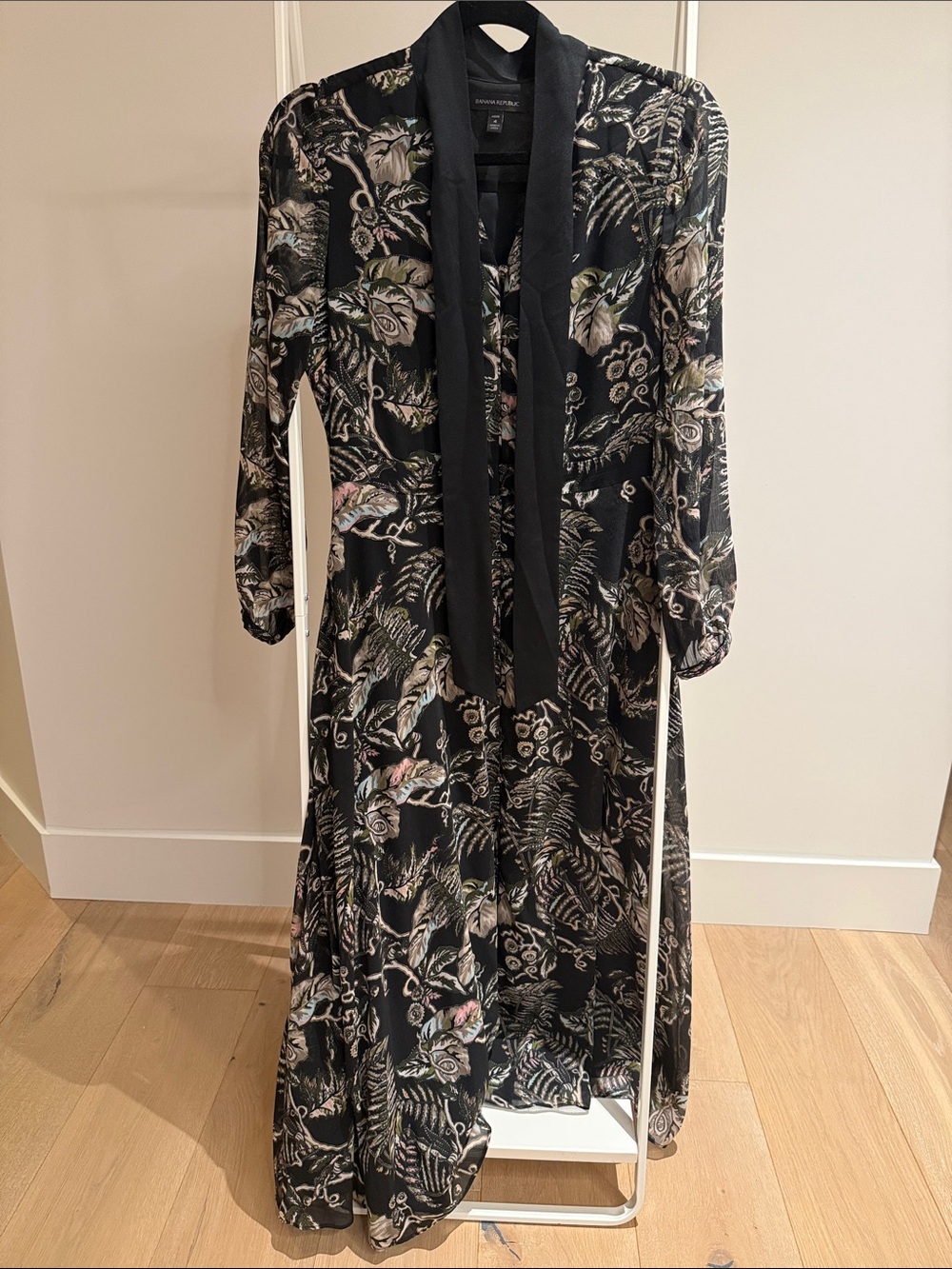 Banana Republic Black Floral Tie-Neck Long Robe Dress